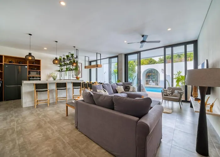 650M To Perenenan Beach! Lux 4Bd Villa With Rooftop Villa *