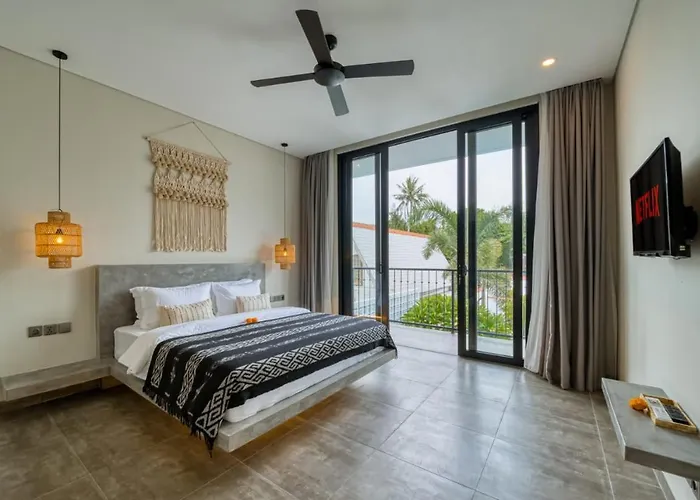 Villa 650M To Perenenan Beach! Lux 4Bd Villa With Rooftop Canggu (Bali)