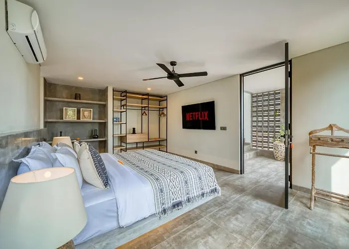 Villa 650M To Perenenan Beach! Lux 4Bd Villa With Rooftop Canggu (Bali)