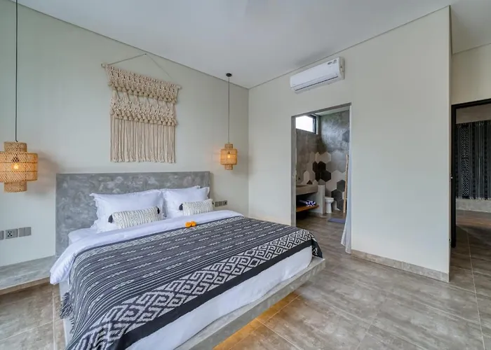 650M To Perenenan Beach! Lux 4Bd Villa With Rooftop Canggu (Bali)