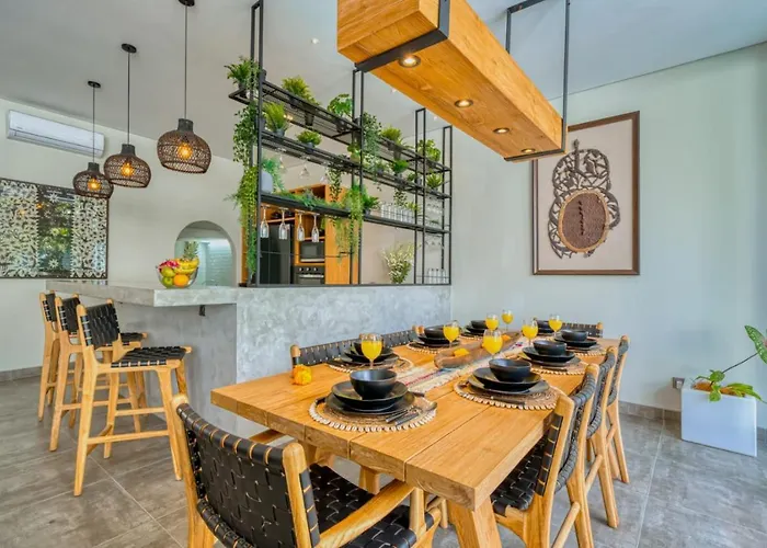 Villa 650M To Perenenan Beach! Lux 4Bd Villa With Rooftop Canggu (Bali)