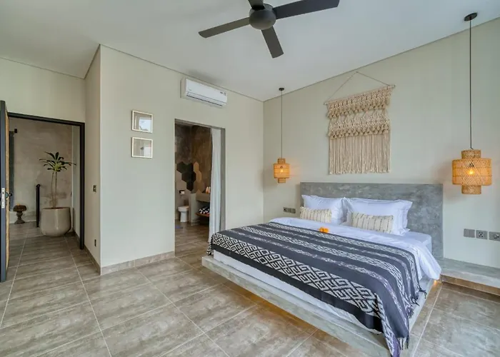 Villa 650M To Perenenan Beach! Lux 4Bd Villa With Rooftop Canggu (Bali)