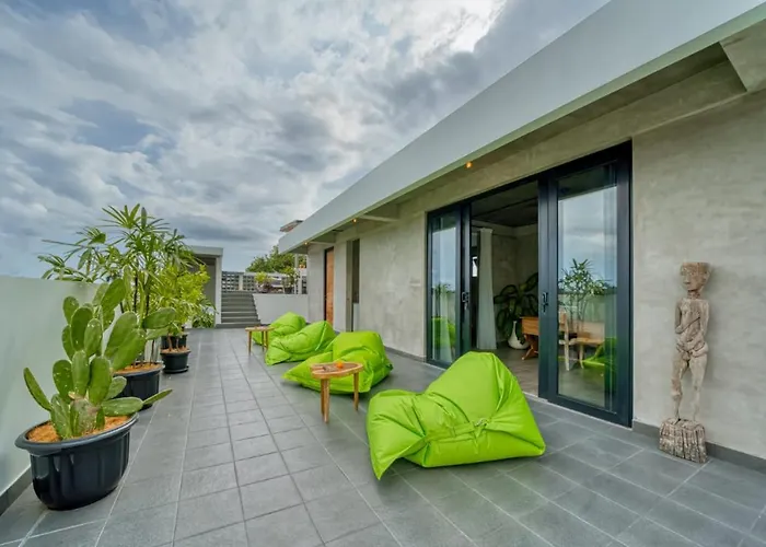 650M To Perenenan Beach! Lux 4Bd Villa With Rooftop * Canggu (Bali)